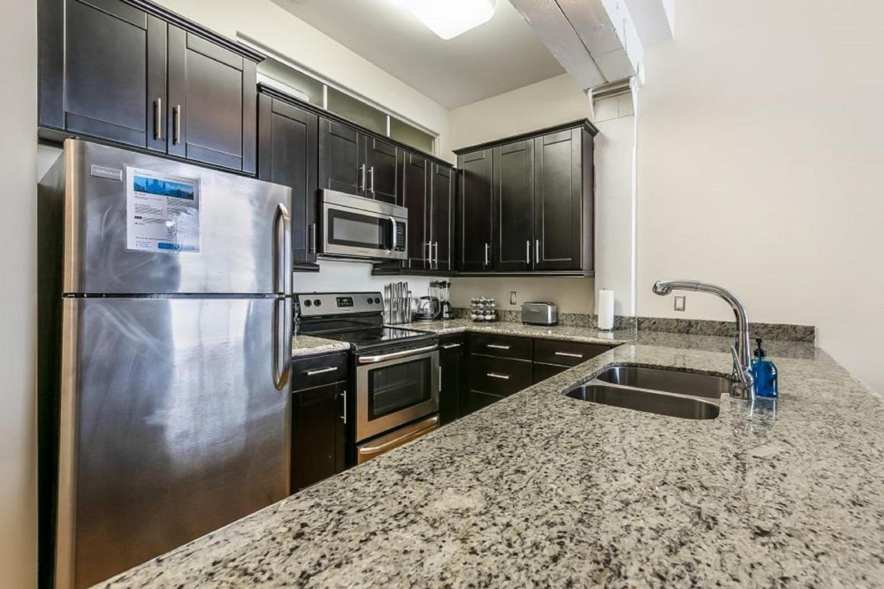 Beautiful Condos Steps From French Quarter And Bourbon St 新奥尔良 外观 照片